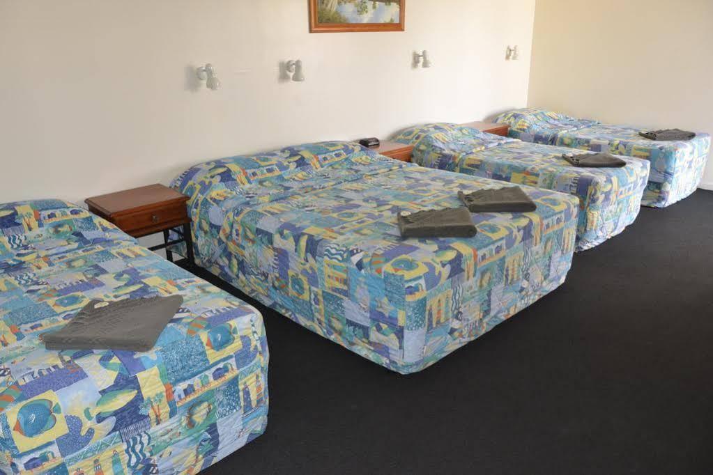 Charleville Waltzing Matilda Motor Inn Екстер'єр фото