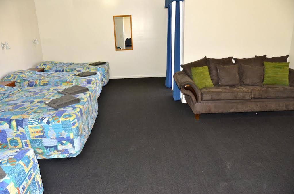 Charleville Waltzing Matilda Motor Inn Екстер'єр фото