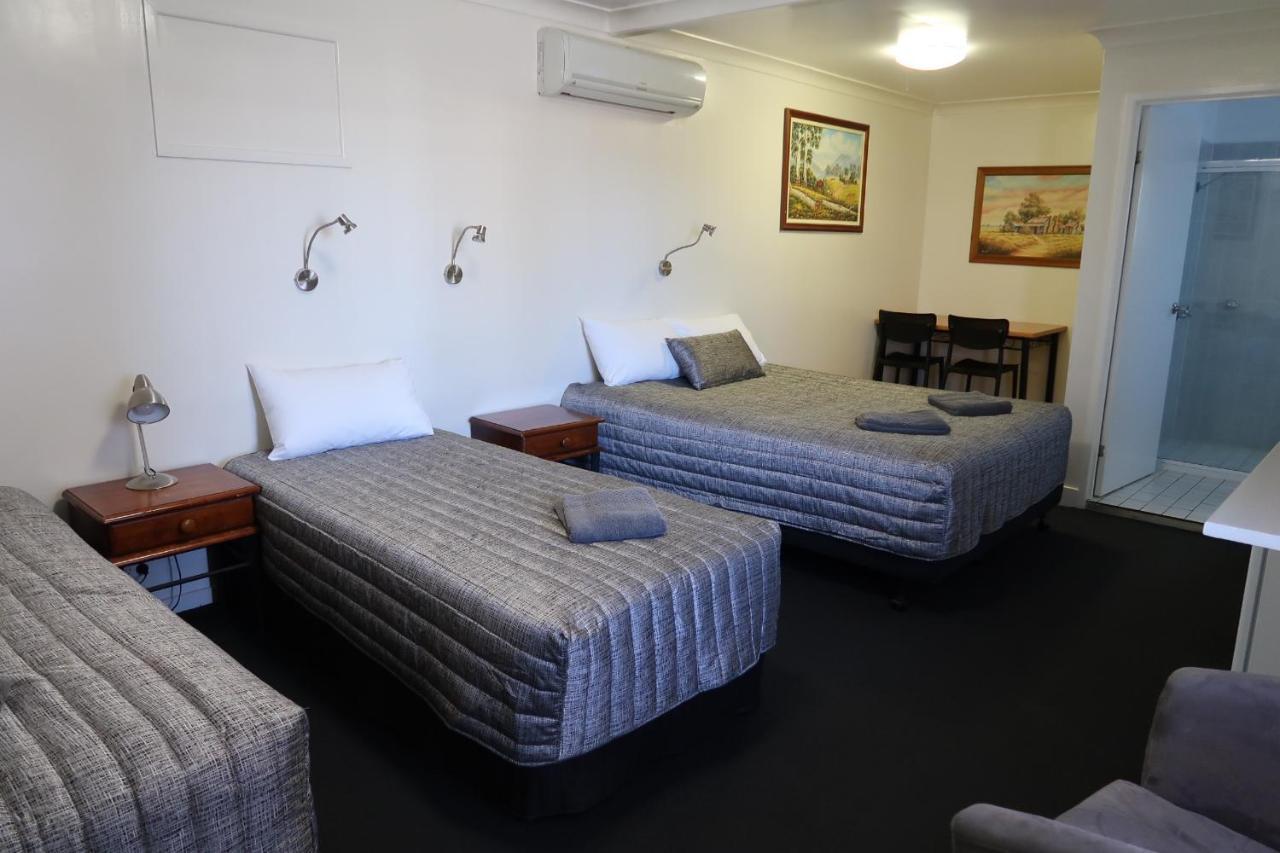 Charleville Waltzing Matilda Motor Inn Екстер'єр фото
