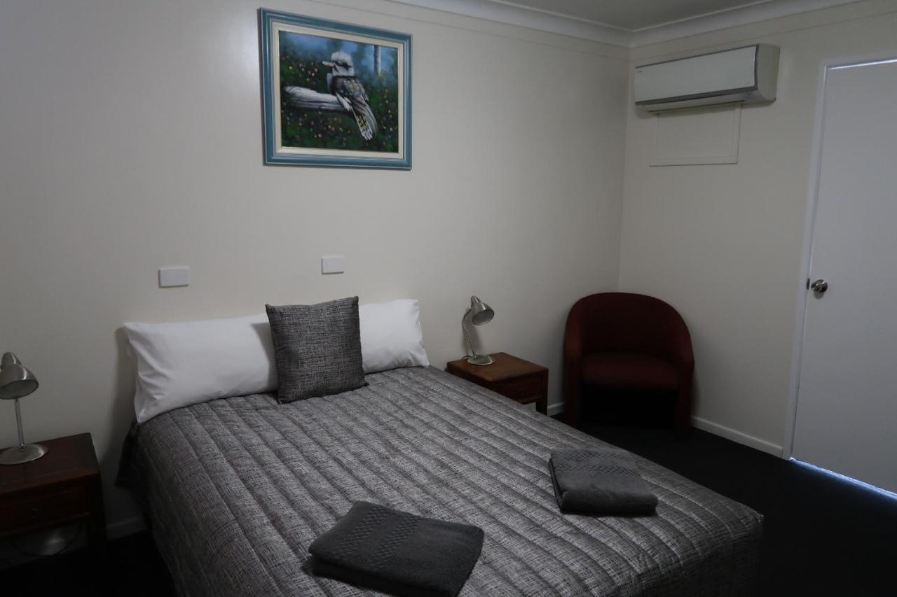 Charleville Waltzing Matilda Motor Inn Екстер'єр фото