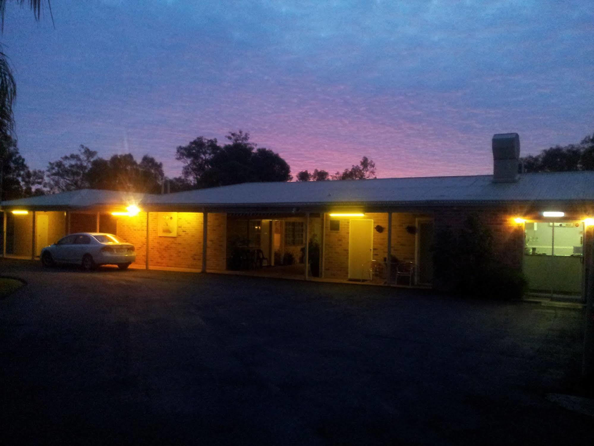 Charleville Waltzing Matilda Motor Inn Екстер'єр фото